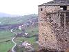 Veduta laterale di una delle torri, con sullo sfondo la Val Ceno