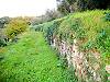 L’antico percorso romano che dalla zona paludosa portava alla rocca.