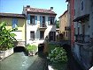 Il fiume Mincio che attraversa il borgo