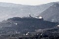 Dal piazzale di Larciano si scorge a ovest Montevettolini, il castello dove si rifugiarono i larcianesi durante la peste del 1348.