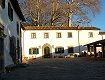 Uno scorcio del cortile interno di villa Javello