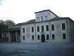 Il palazzo signorile posto all'ingresso dell'abbazia