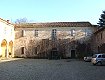 Un altro lato interno del cortile de La Bastardina