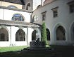 L'interno del convento con il giardino ed il chiostro